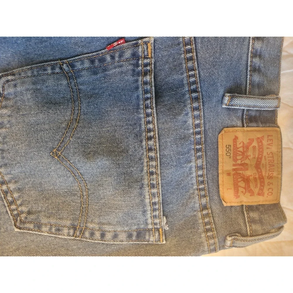Levis 550 Red Tab 44x32 relaxed Medium Wash Straight Leg mens‎